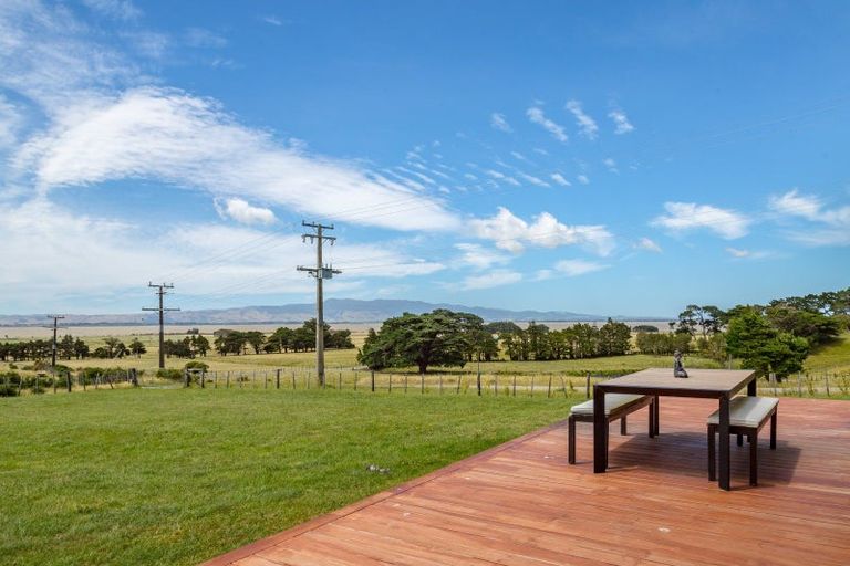 Photo of property in 52 Cross Creek Road, Western Lake, Featherston, 5773