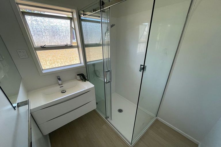 Photo of property in 104 Edmonton Road, Henderson, Auckland, 0612