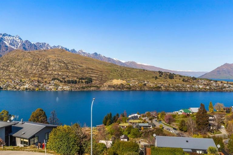 Photo of property in 13 Golden Terrace, Queenstown, 9300