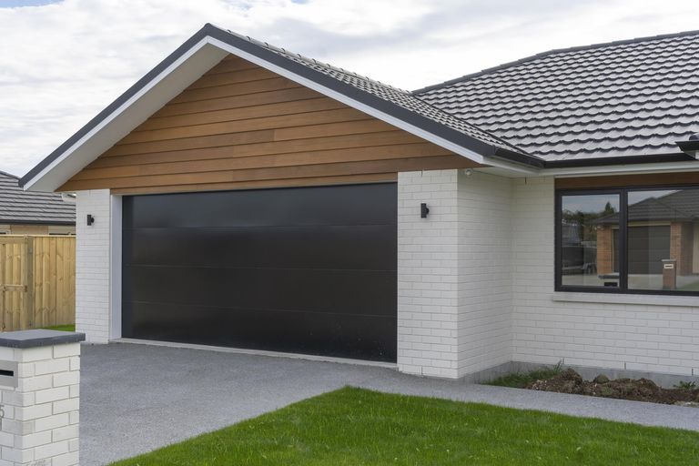 Photo of property in 5 Madison Street, Carterton, 5713