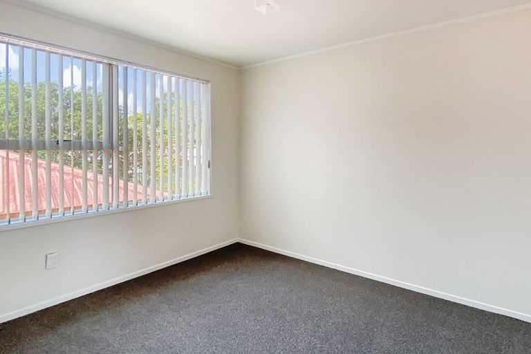 Photo of property in 15 Pisces Road, Glen Eden, Auckland, 0602