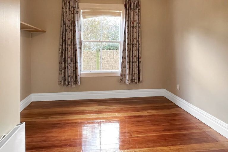Photo of property in 46 Lombard Street, Palmerston North, 4410