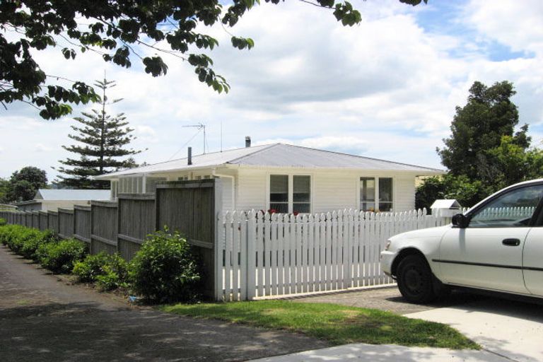 Photo of property in 50 Taylor Road, Mangere Bridge, Auckland, 2022