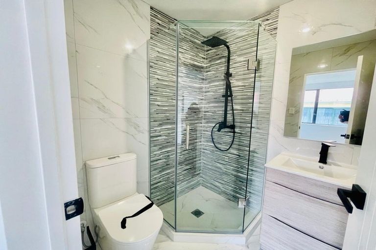 Photo of property in 9a Rountree Place, Conifer Grove, Takanini, 2112