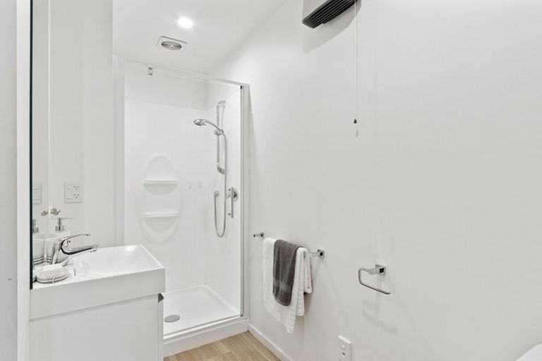 Photo of property in 138e Holly Road, St Albans, Christchurch, 8014