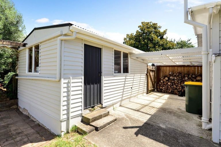 Photo of property in 75 Tuhikaramea Road, Dinsdale, Hamilton, 3204