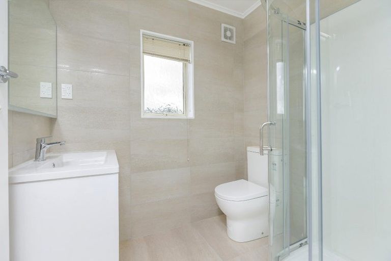 Photo of property in 1/184 Forrest Road, Forrest Hill, Auckland, 0620