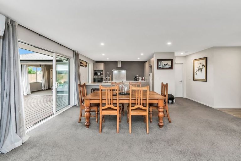 Photo of property in 30 Burnham School Road, Rolleston, 7614