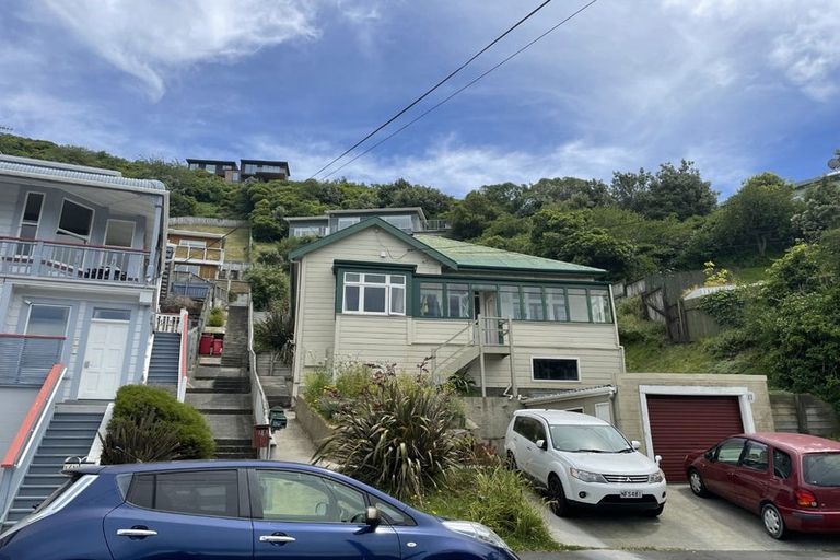 Photo of property in 12a Freeling Street, Island Bay, Wellington, 6023
