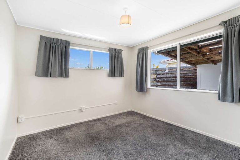 Photo of property in 41 Acacia Street, Kelvin Grove, Palmerston North, 4414