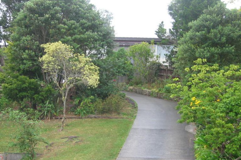 Photo of property in 23 Finn Place, Totara Vale, Auckland, 0629