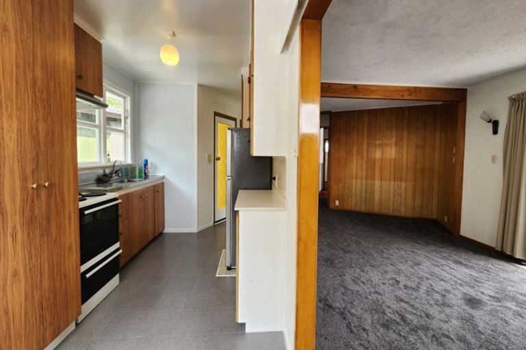 Photo of property in 28 Huntingdon Street, Northland, Wellington, 6012