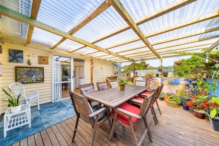 Photo of property in 6 Riverbank Street, Ebdentown, Upper Hutt, 5018