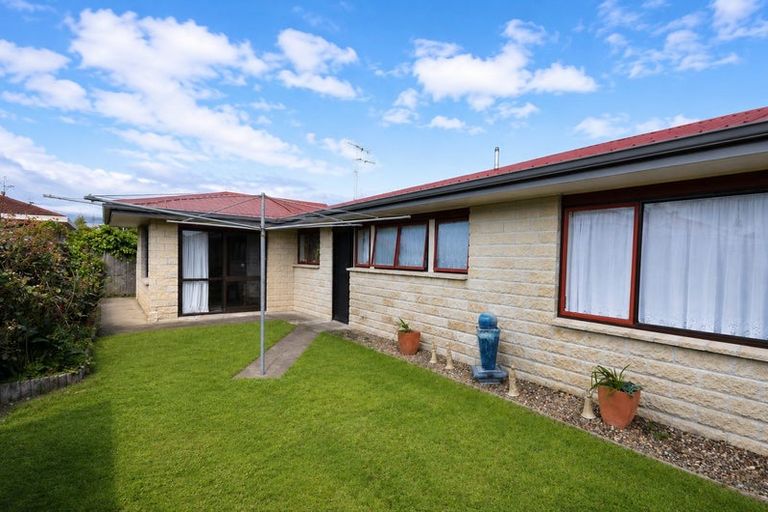 Photo of property in 17b Pemberton Crescent, Greerton, Tauranga, 3112