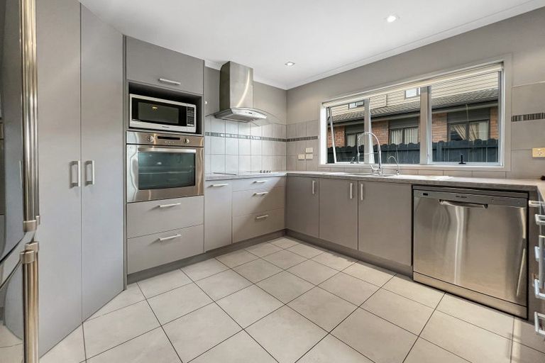 Photo of property in 36 Anchorite Way, Red Beach, 0932