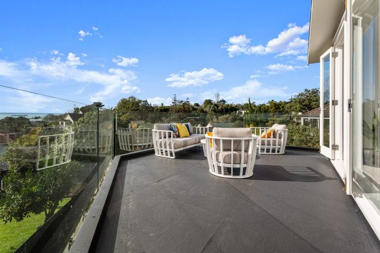 Photo of property in 90 Sandspit Road, Shelly Park, Auckland, 2014