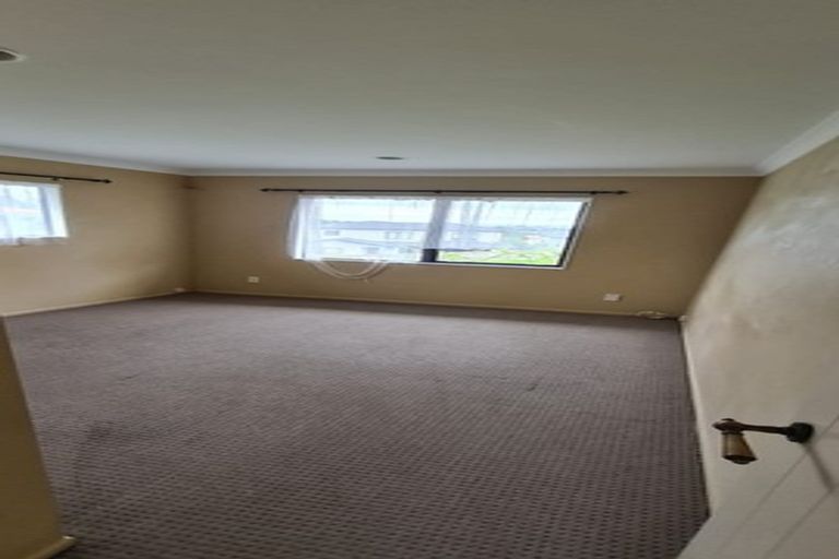 Photo of property in 24 Vireya Court, Goodwood Heights, Auckland, 2105