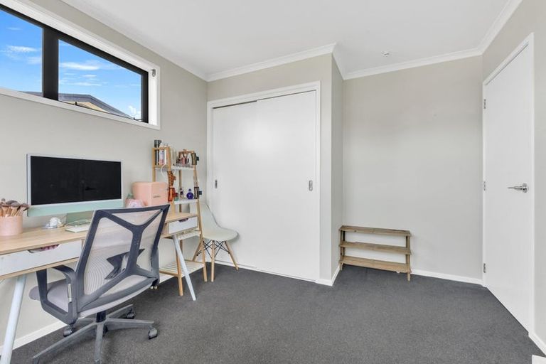 Photo of property in 9 Discovery Place, Marfell, New Plymouth, 4310