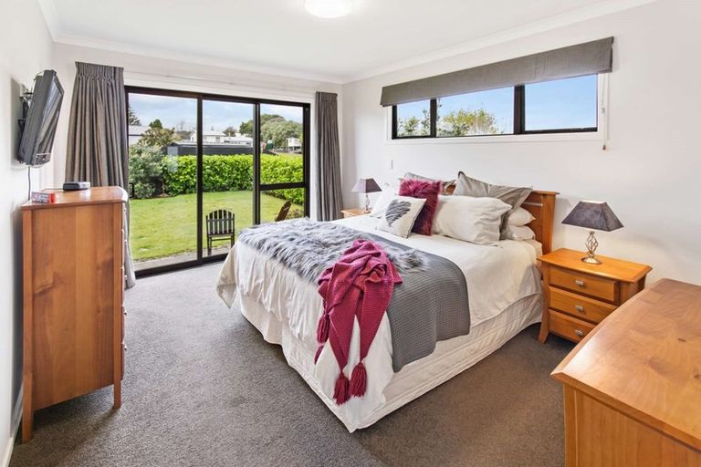 Photo of property in 17 Tirimoana Place, Otamatea, Whanganui, 4501