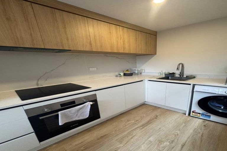 Photo of property in 35a Sealy Road, Torbay, Auckland, 0630