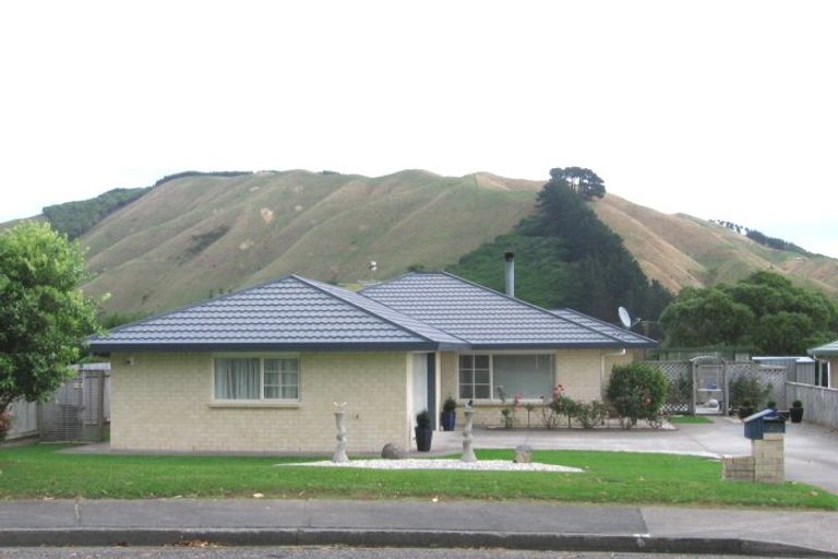 Photo of property in 48 He Awa Crescent, Waikanae, 5036