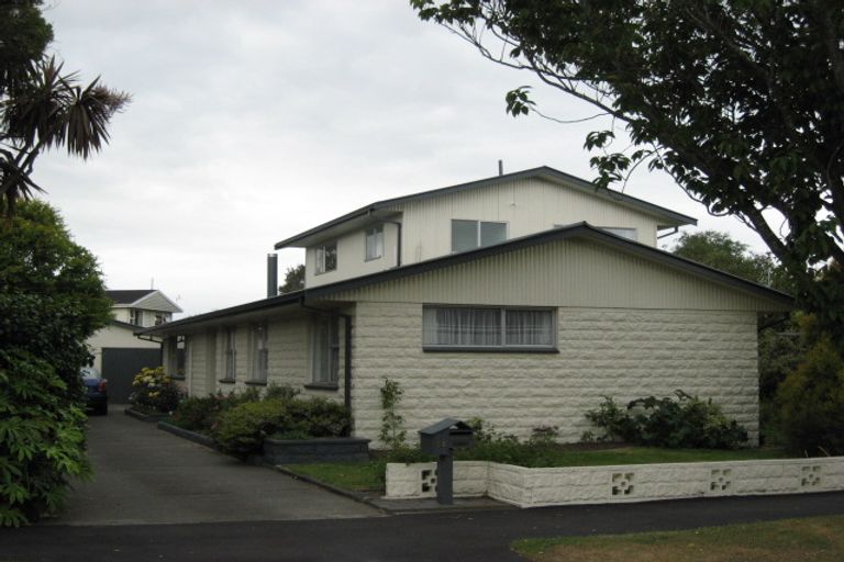 Photo of property in 52 Whitby Street, Burnside, Christchurch, 8053