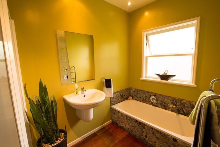 Photo of property in 4 Tomo Street, New Lynn, Auckland, 0600