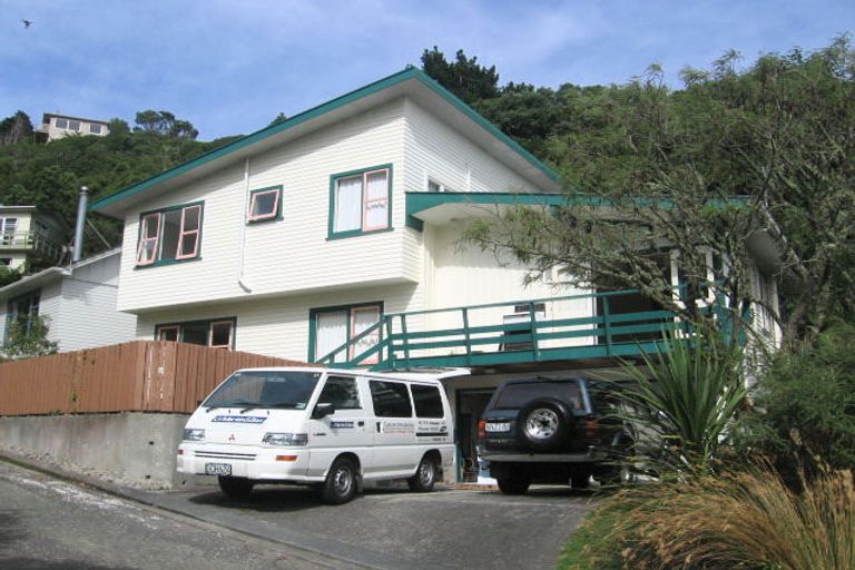 Photo of property in 6 Monmouth Way, Wilton, Wellington, 6012