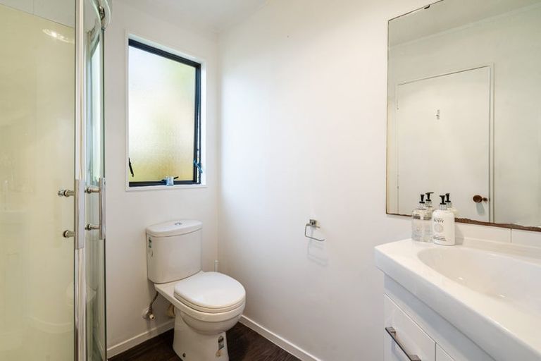 Photo of property in 2/49 Merani Street, Belmont, Auckland, 0622