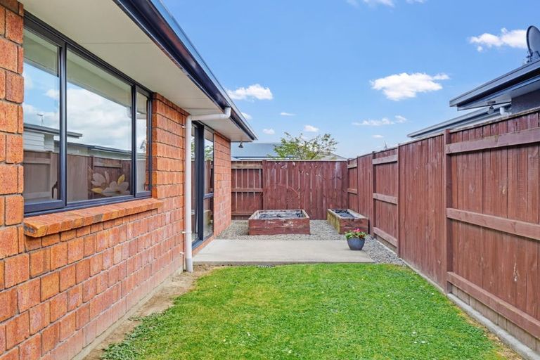 Photo of property in 2 Pegasus Place, Kelvin Grove, Palmerston North, 4414