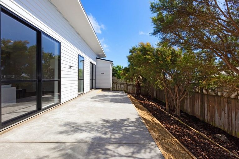 Photo of property in 18 Rifleman Lane, Paraparaumu Beach, Paraparaumu, 5032