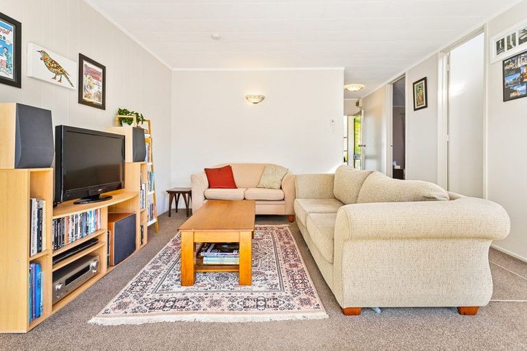 Photo of property in 4/109a Te Atatu Road, Te Atatu South, Auckland, 0610