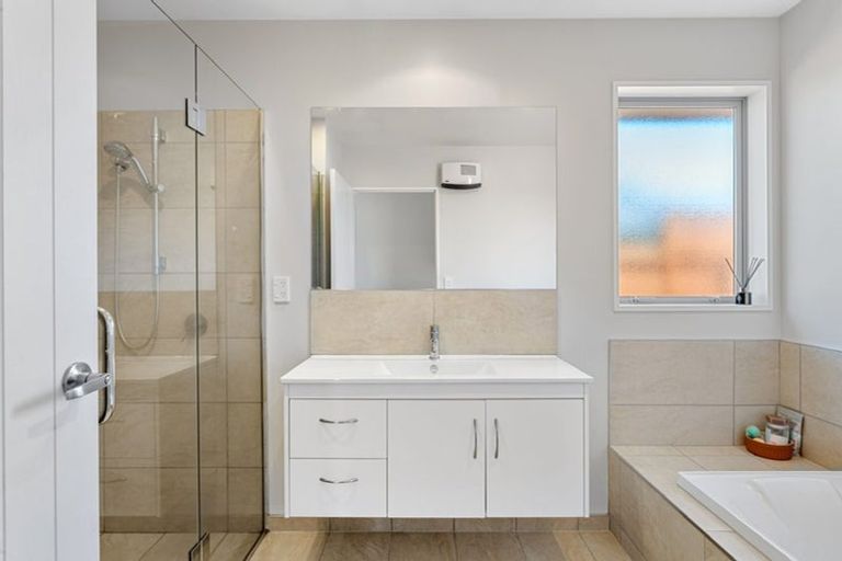 Photo of property in 2 Stonebridge Lane, Oxford, 7430