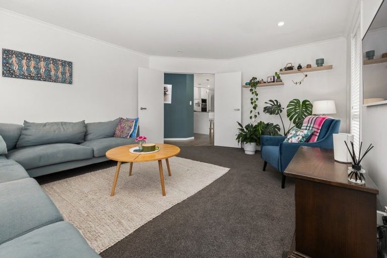 Photo of property in 35 Banks Boulevard, Whitby, Porirua, 5024