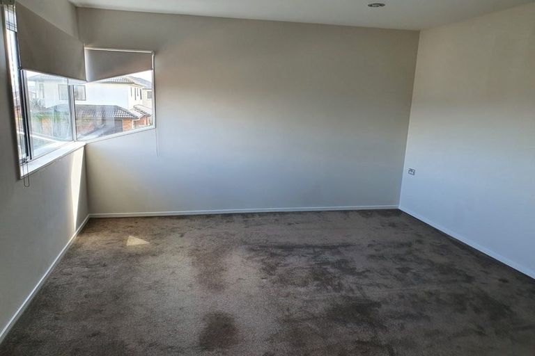 Photo of property in 65 Kirikiri Drive, Papakura, 2110