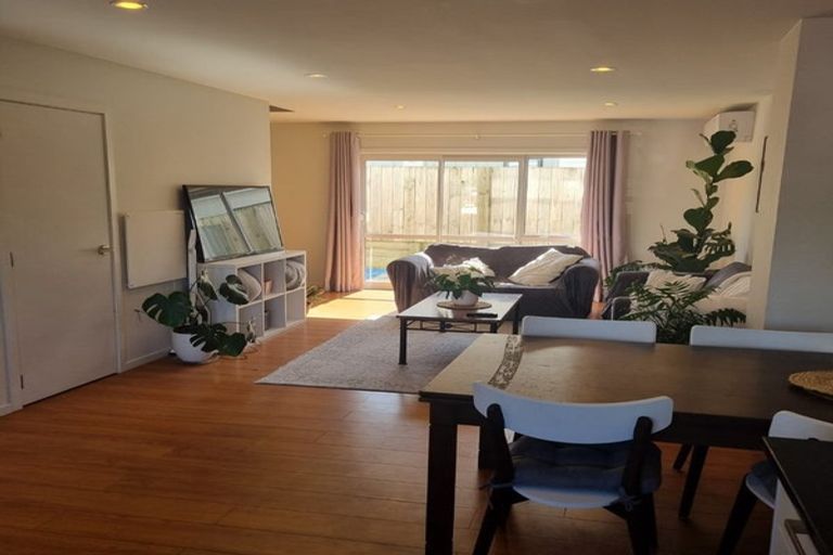 Photo of property in 1/1 June Place, Hamilton East, Hamilton, 3216