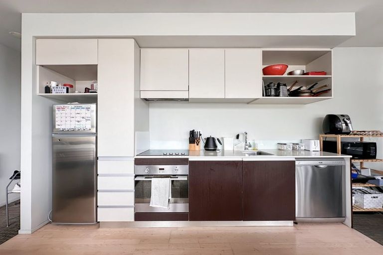 Photo of property in Revolucion Apartments, 306e/28 Torrens Terrace, Mount Cook, Wellington, 6011