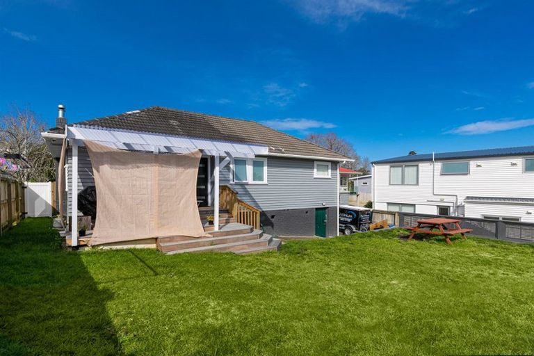 Photo of property in 68 Sylvan Crescent, Te Atatu South, Auckland, 0610