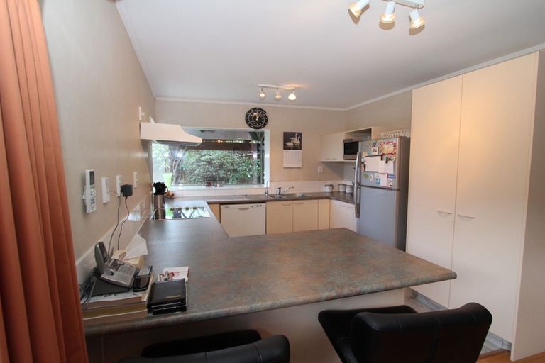 Photo of property in 3 Matilda Place, Weymouth, Auckland, 2103