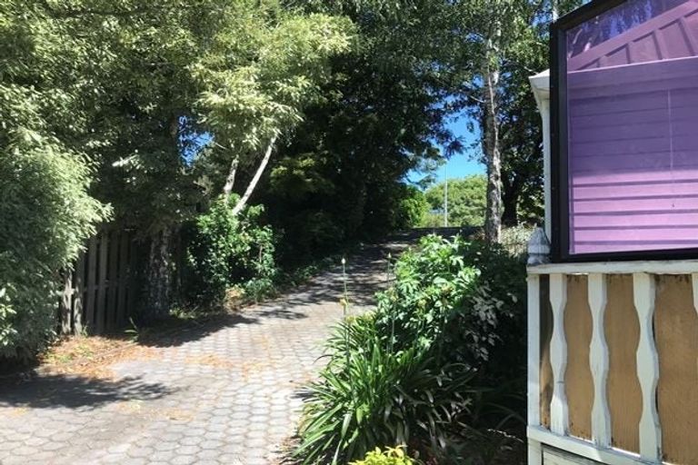 Photo of property in 28 Sedgwick Way, Westmorland, Christchurch, 8025