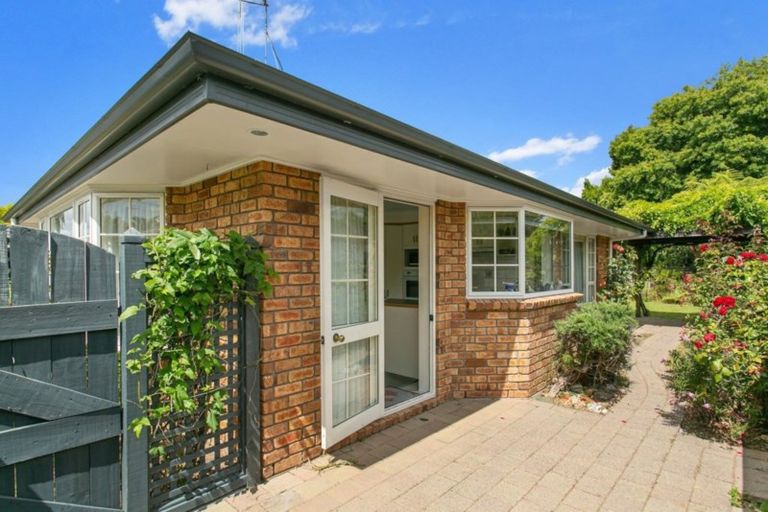 Photo of property in 58 Princes Street, Cambridge, 3434