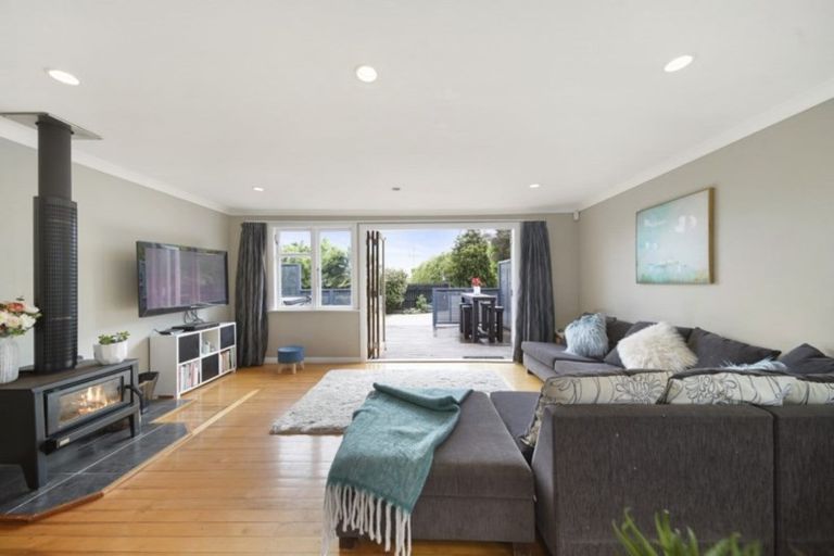 Photo of property in 115 Waihoehoe Road, Drury, 2113