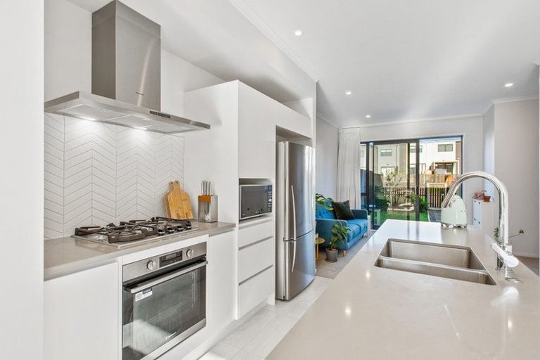 Photo of property in 21 David Carnegie Road, Hobsonville, Auckland, 0616