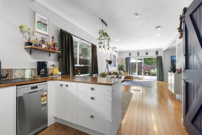 Photo of property in 53 Ngamotu Road, Moturoa, New Plymouth, 4310