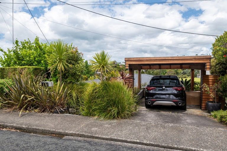 Photo of property in 40 Peter Terrace, Castor Bay, Auckland, 0620