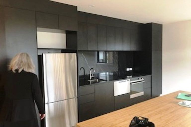 Photo of property in 2/165 Hobsonville Point Road, Hobsonville, Auckland, 0616