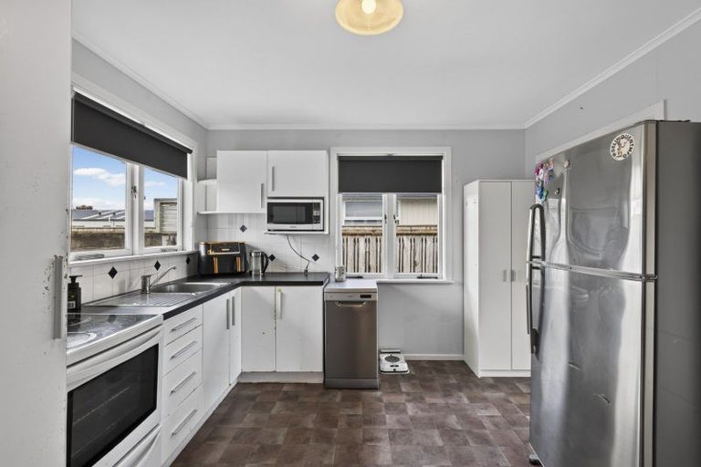 Photo of property in 237 Huatoki Street, Upper Vogeltown, New Plymouth, 4310