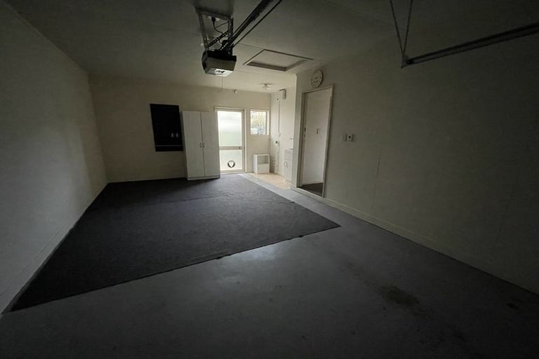 Photo of property in 2/1003 Caroline Road, Mayfair, Hastings, 4122