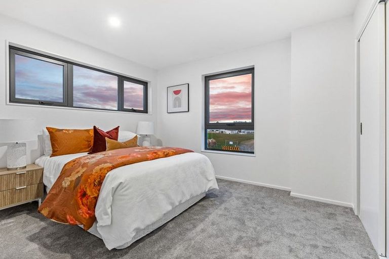 Photo of property in 216 Henwood Road, Westgate, 0814