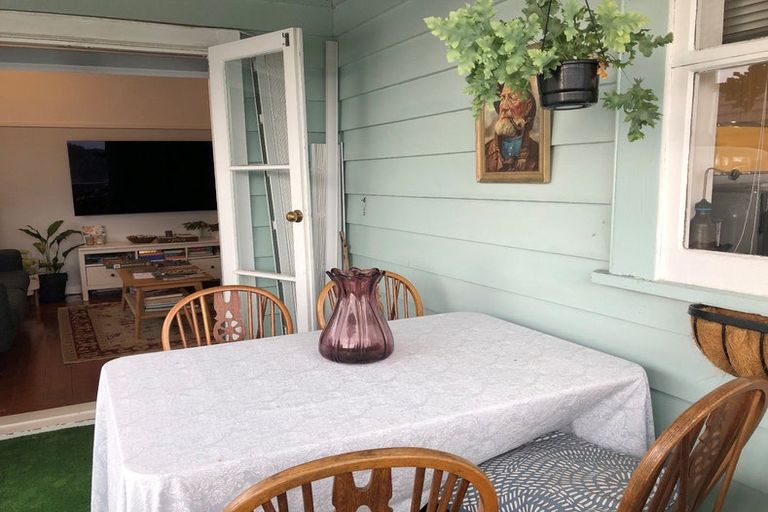 Photo of property in 2 Blacks Road, Greenhithe, Auckland, 0632